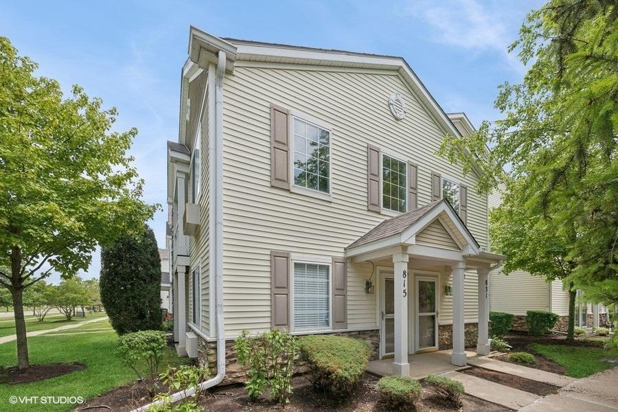 815 Silverstone Dr., Carpentersville, IL 60110