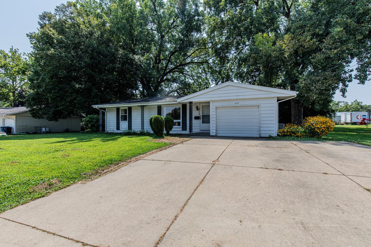 698 Downey Dr., Princeton, IL 61356