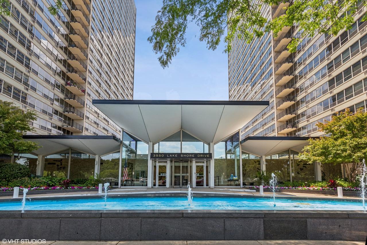 3550 N Lake Shore Dr. #1707, Chicago, IL 60657