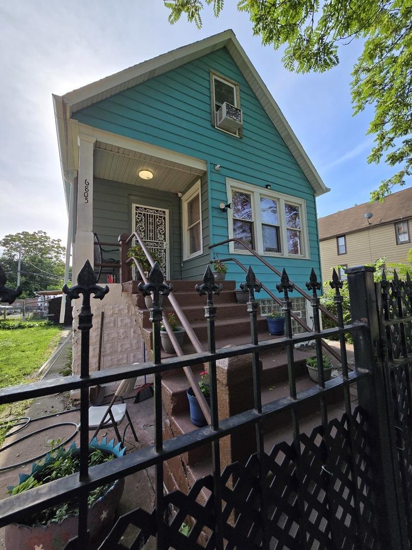 6805 S Wood St., Chicago, IL 60636