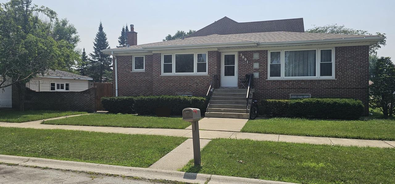 9001 Major Ave., Oak Lawn, IL 60453