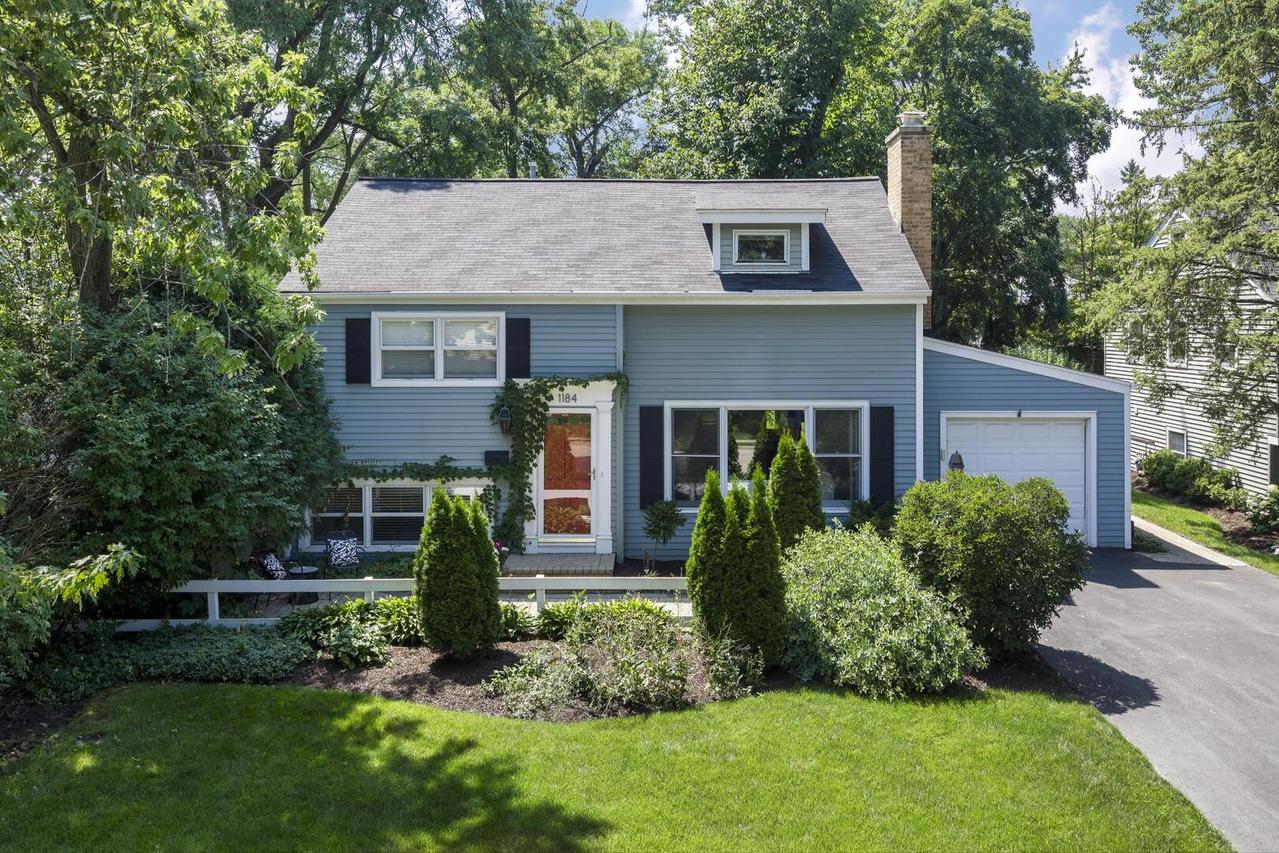 1184 Cedar Ln., Northbrook, IL 60062
