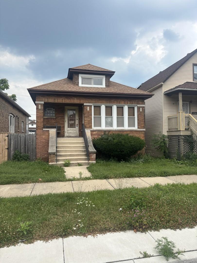 8425 S Colfax Ave., Chicago, IL 60617