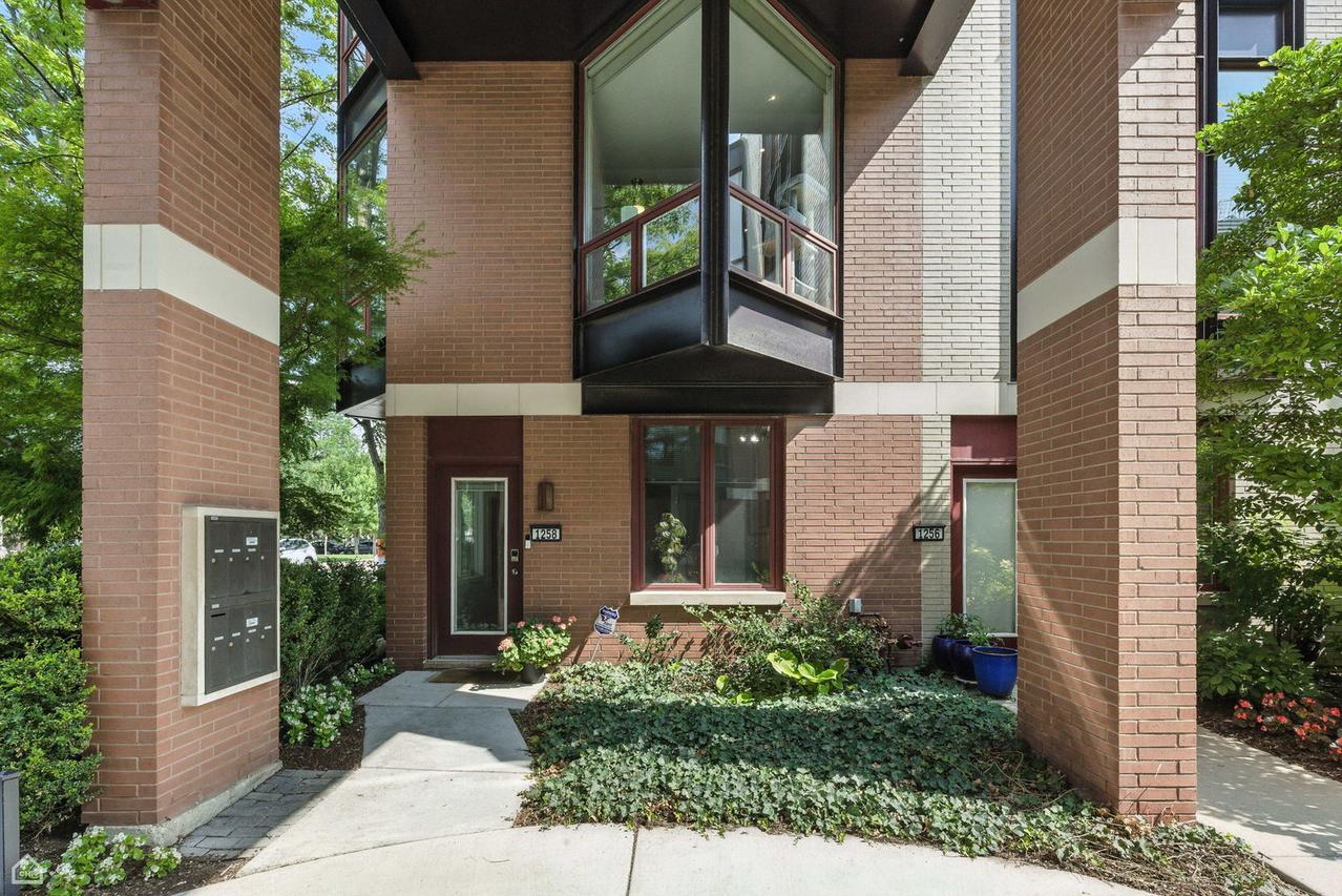 1258 W Cottage Pl., Chicago, IL 60607