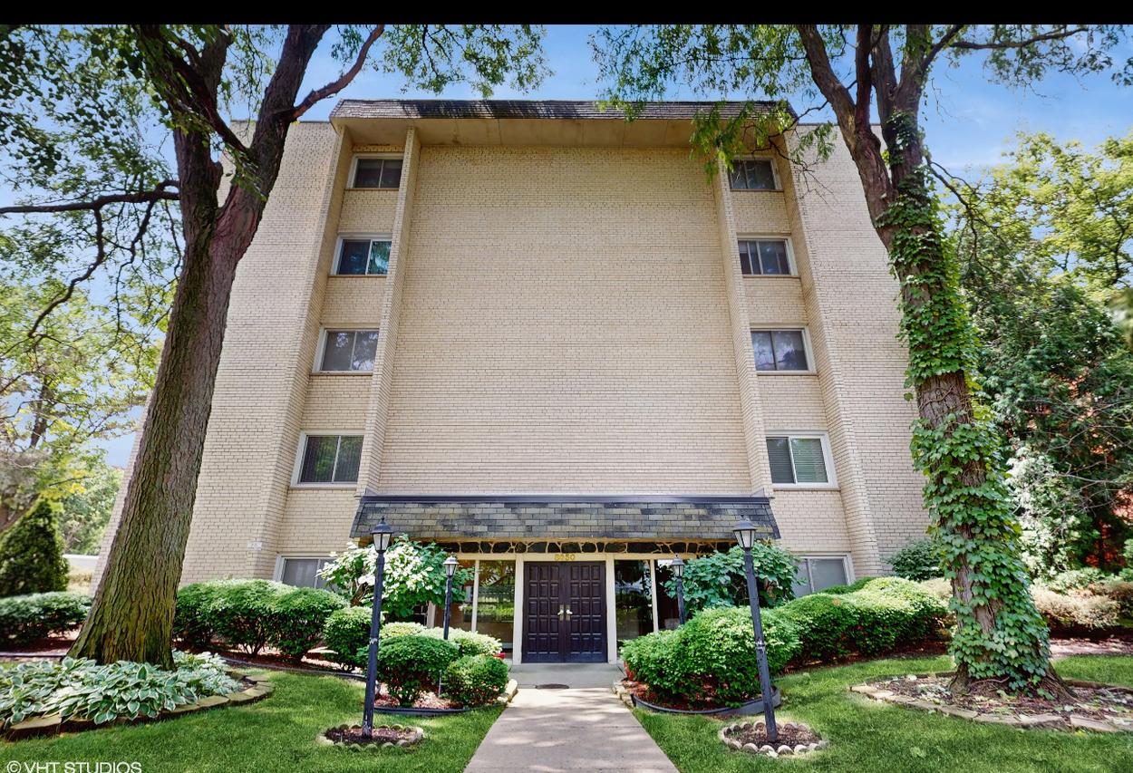 8650 Ferris Ave. #203, Morton Grove, IL 60053