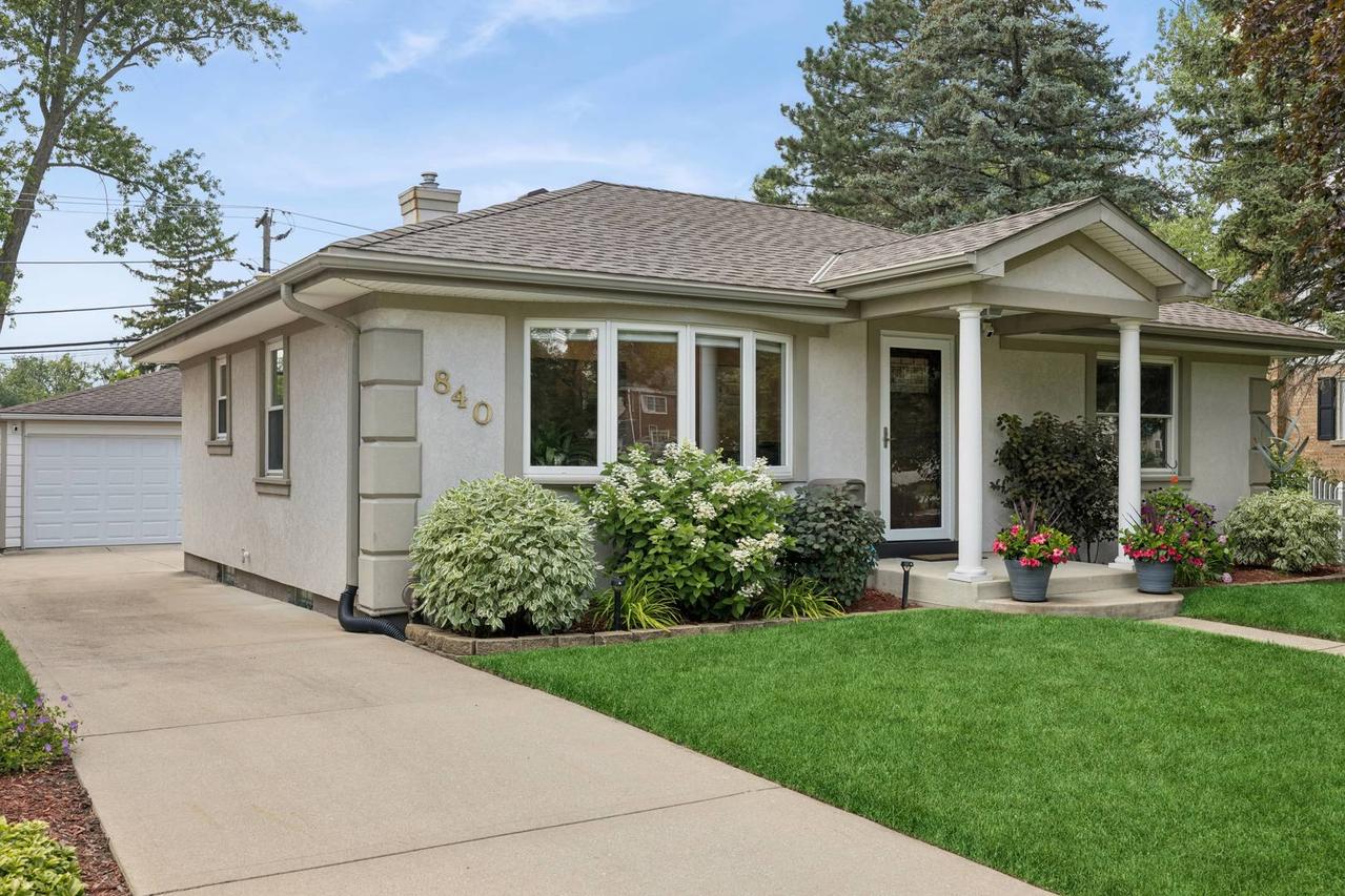 840 S Ardmore Ave., Villa Park, IL 60181
