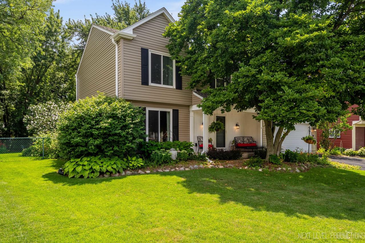 757 Hickory Ln., Carol Stream, IL 60188