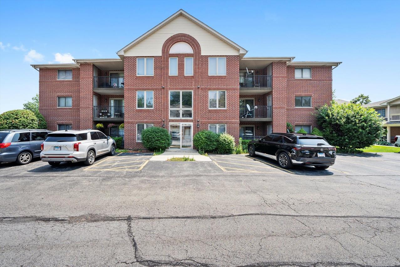 11103 W Cove Cir. #3D, Palos Hills, IL 60465