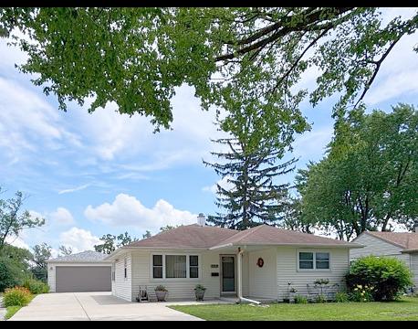 2902 Cardinal Dr., Rolling Meadows, IL 60008