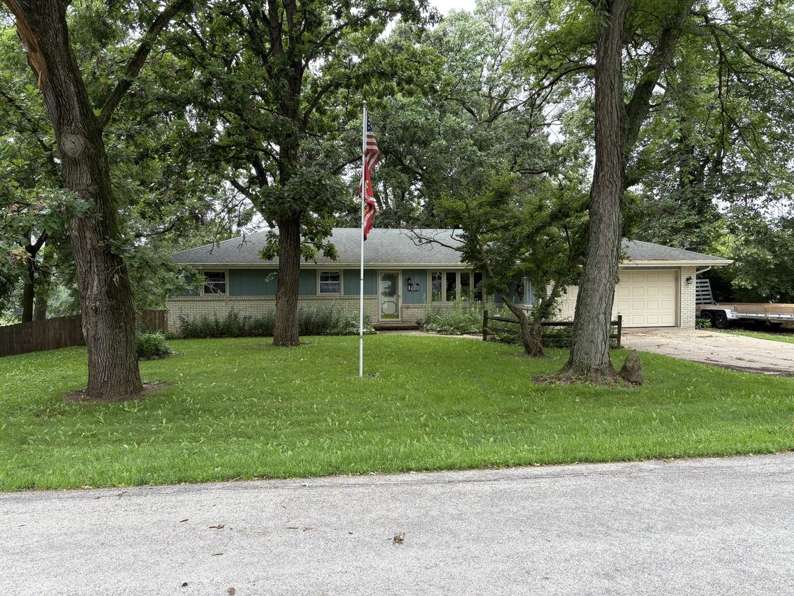 10620 Grover Oaks Rd., Roscoe, IL 61073
