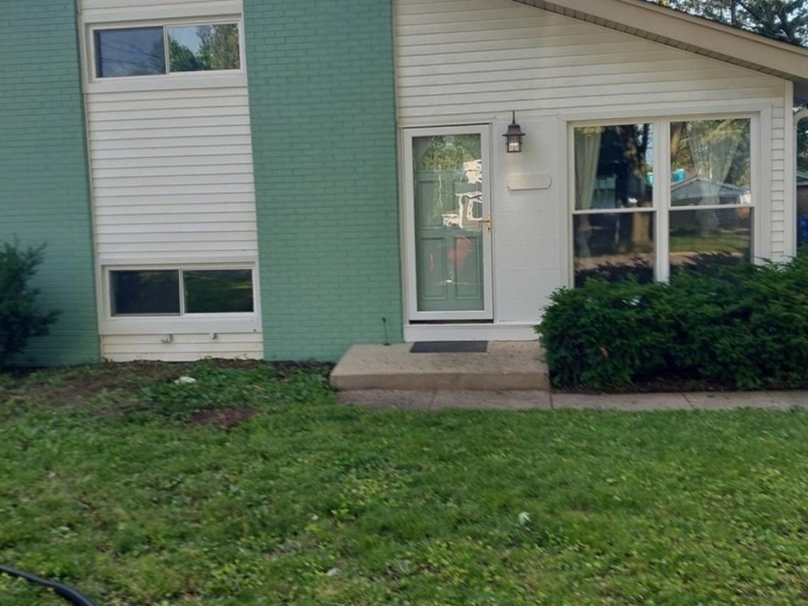 375 Mission Ave., Villa Park, IL 60181