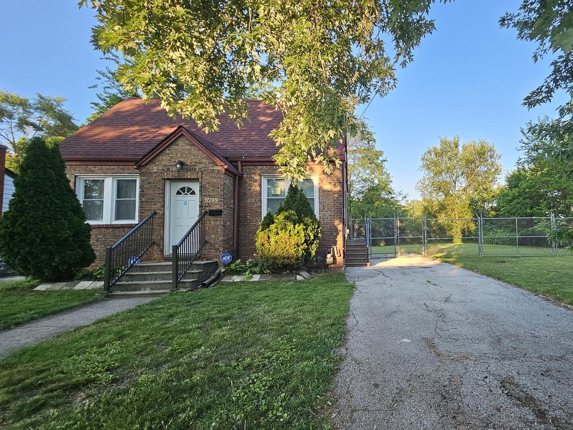 14931 Riverside Dr., South Holland, IL 60473