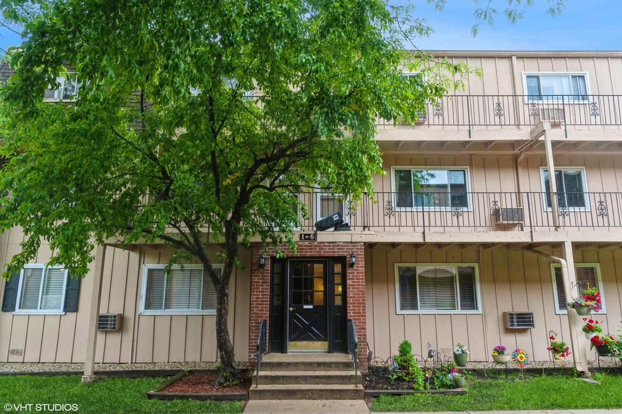 2508 Algonquin Rd. #3, Rolling Meadows, IL 60008