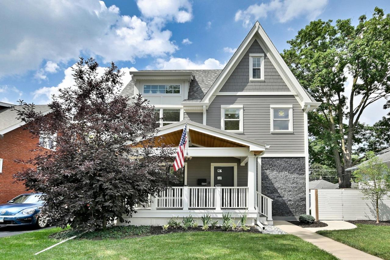1364 E Algonquin Rd., Des Plaines, IL 60016