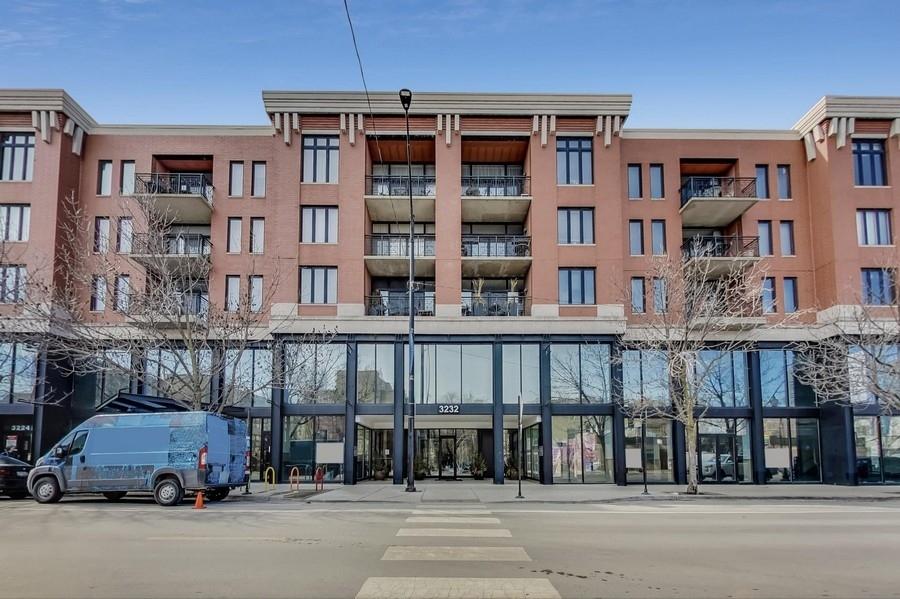 3232 N Halsted St. #D412, Chicago, IL 60657