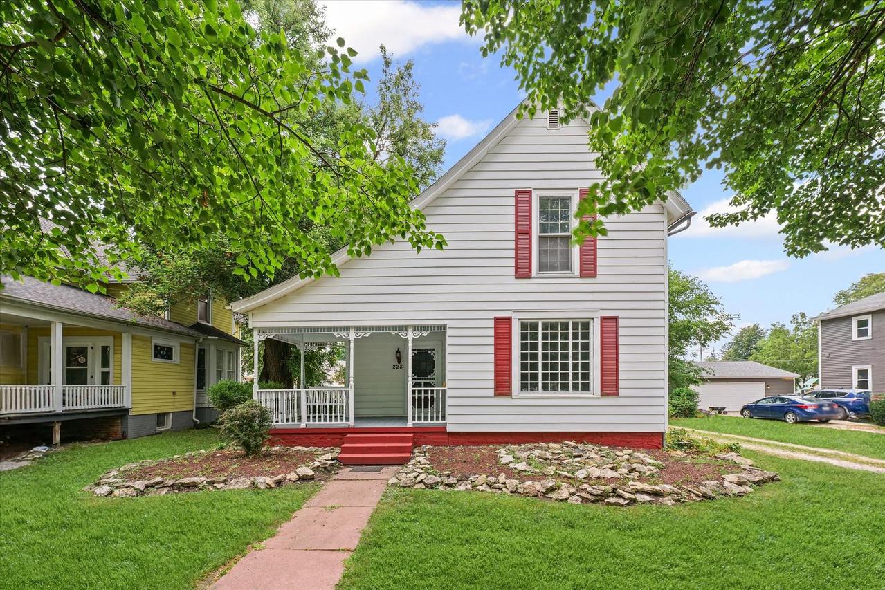 228 W Orleans St., Paxton, IL 60957