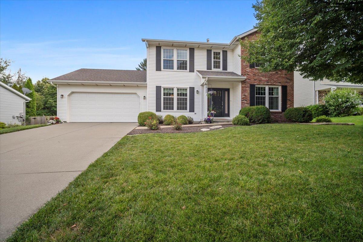 2813 Dutchess Dr., Bloomington, IL 61704