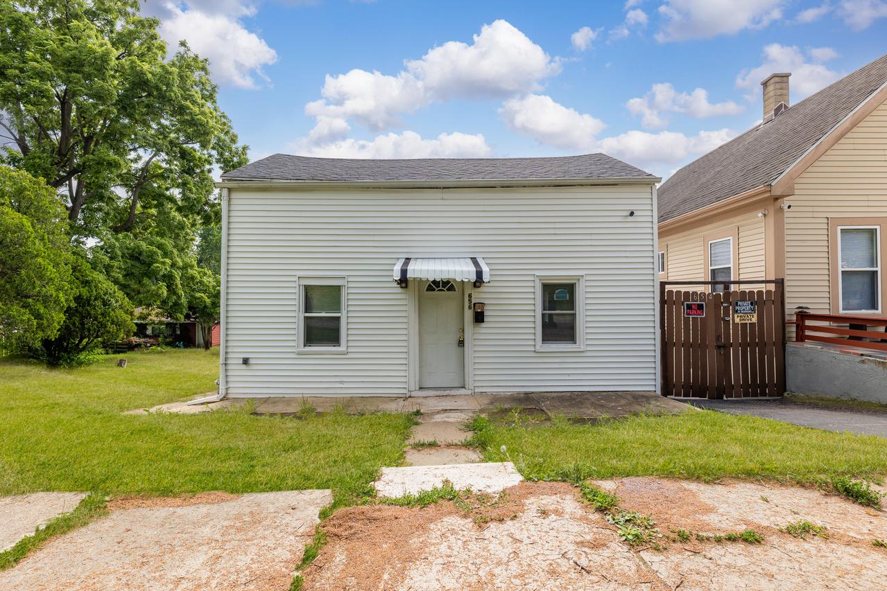 656 Summit St., Joliet, IL 60435