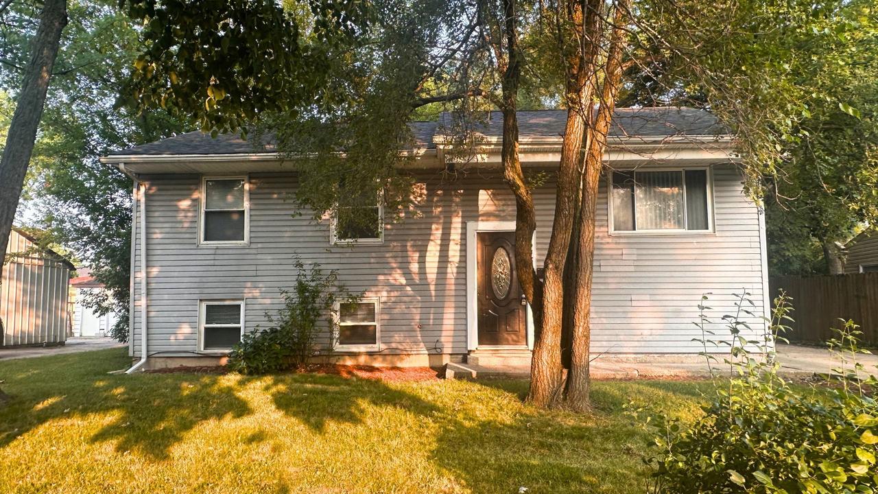 948 Dartmouth Ave., Matteson, IL 60443