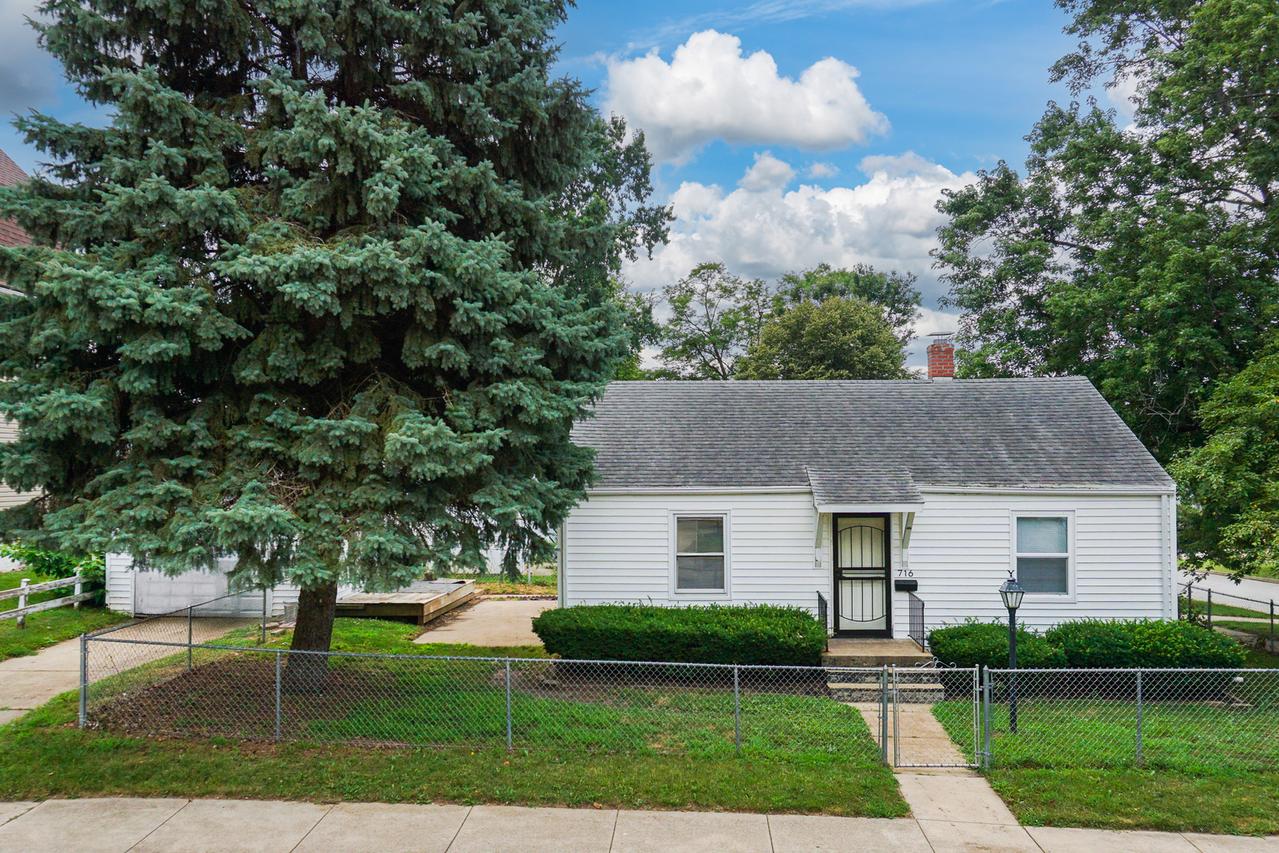 716 W Mulberry St., Bloomington, IL 61701