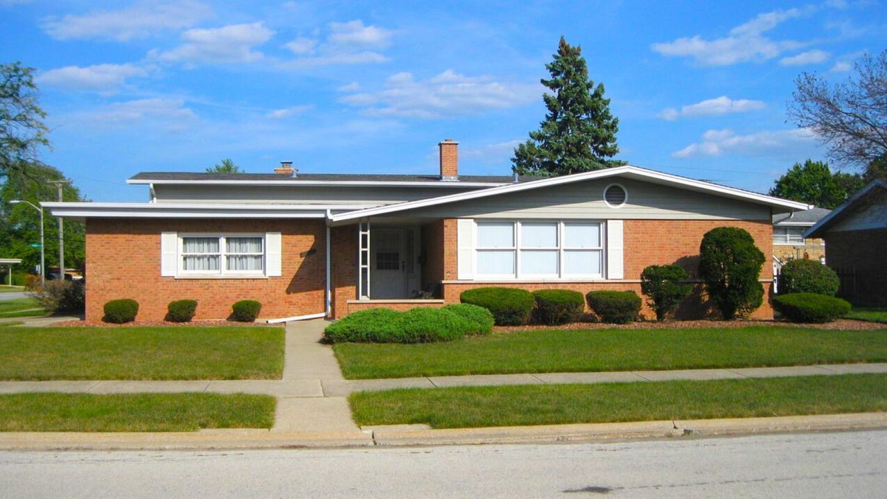16601 Langley Ave., South Holland, IL 60473