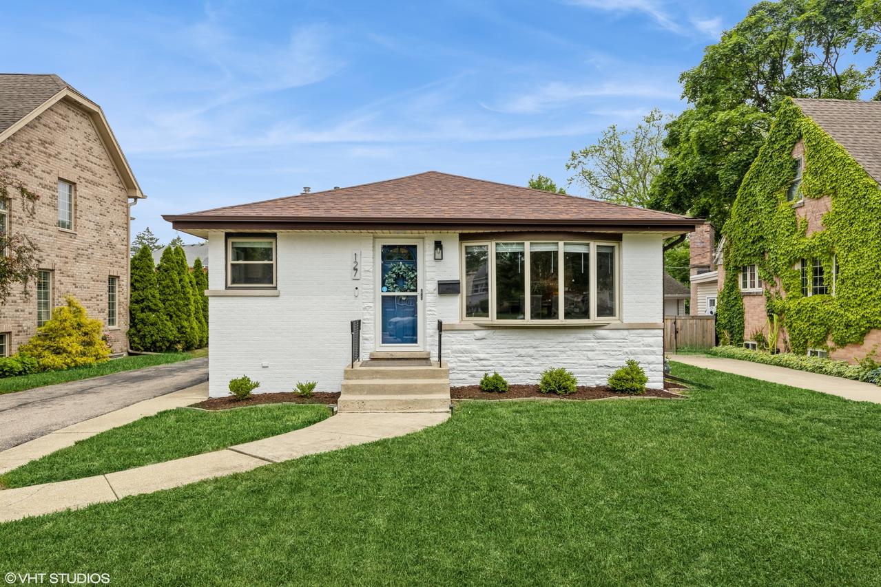 127 Elm St., Glenview, IL 60025