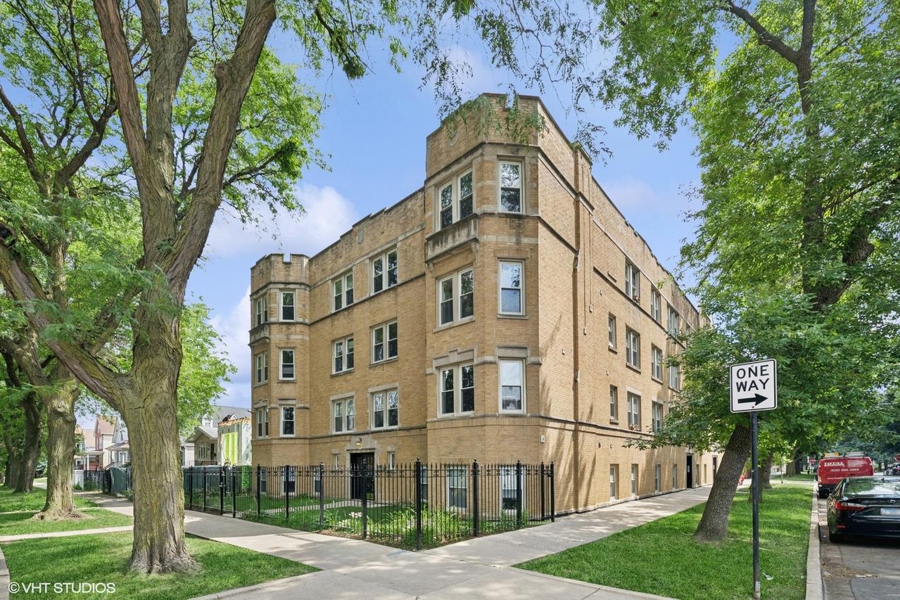 4103 N Lawndale Ave. #202, Chicago, IL 60618