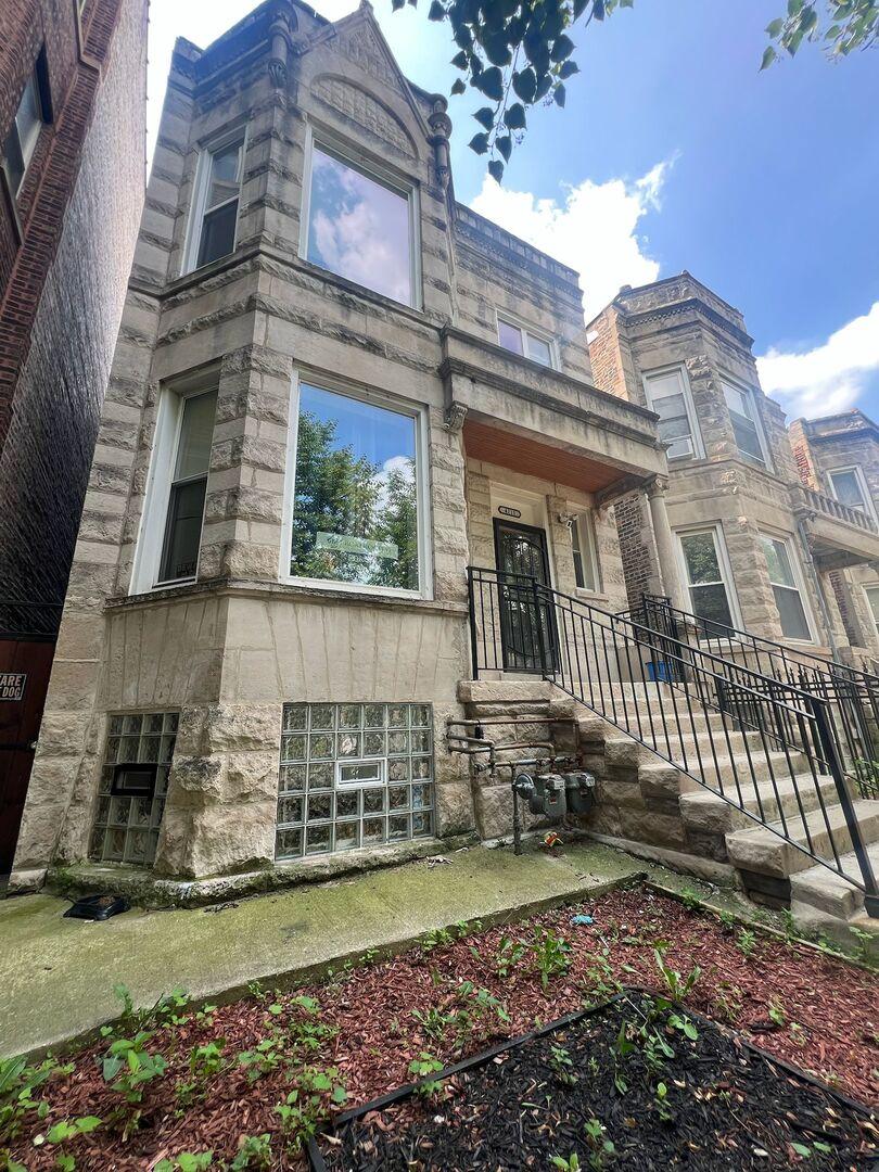 4211 W Gladys Ave., Chicago, IL 60624