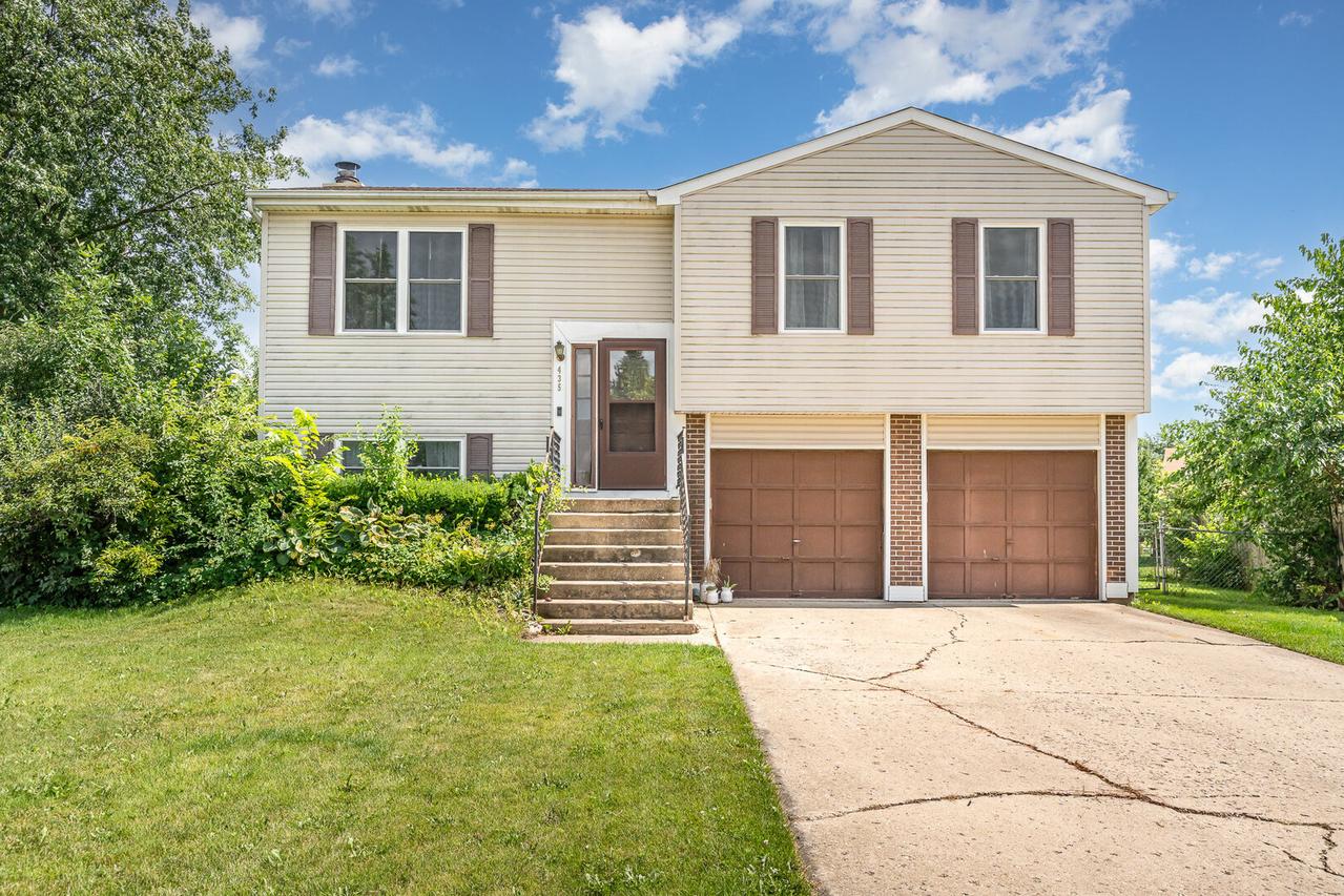 435 Navajo Ct., Bolingbrook, IL 60440