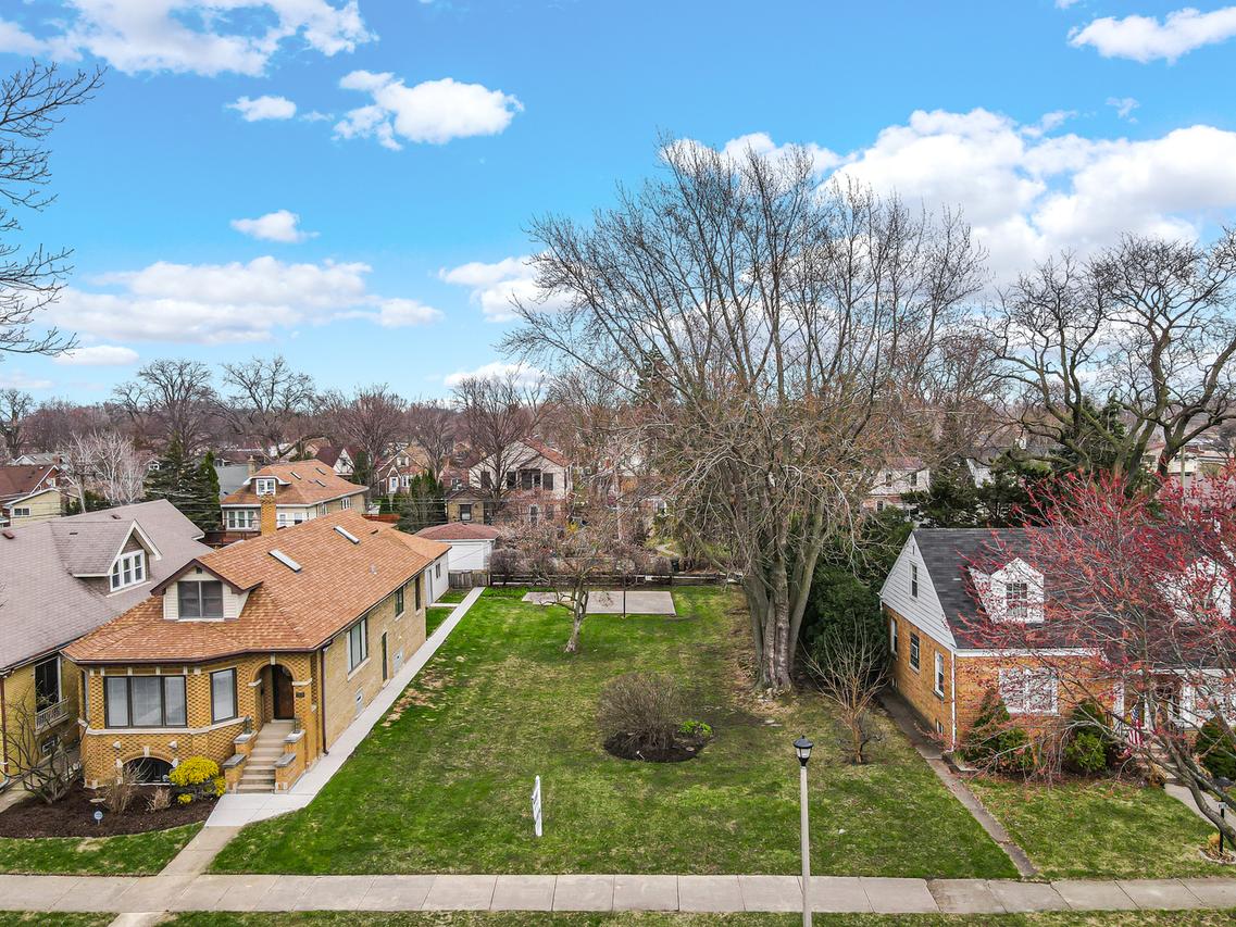 7825 Kolmar Ave., Skokie, IL 60076