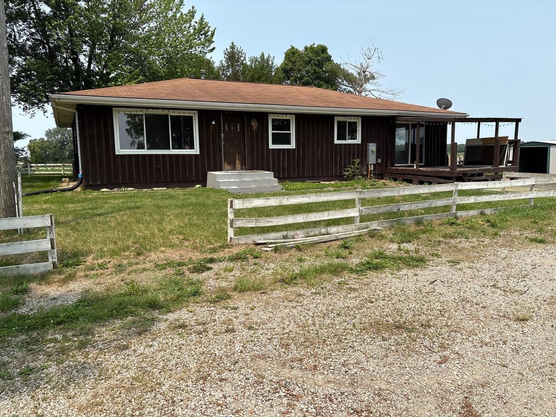 30 2600th St., San Jose, IL 62682