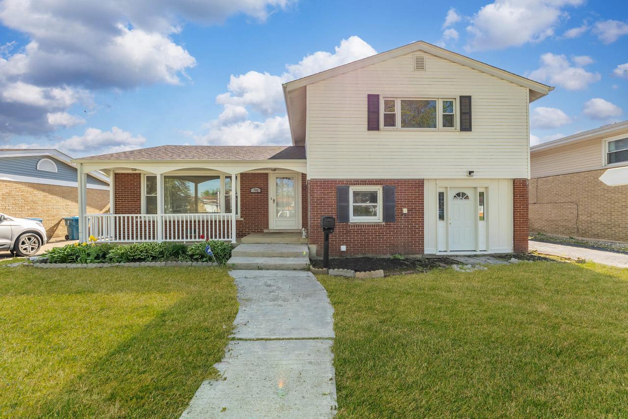 135 N Floyd Ln., Chicago Heights, IL 60411