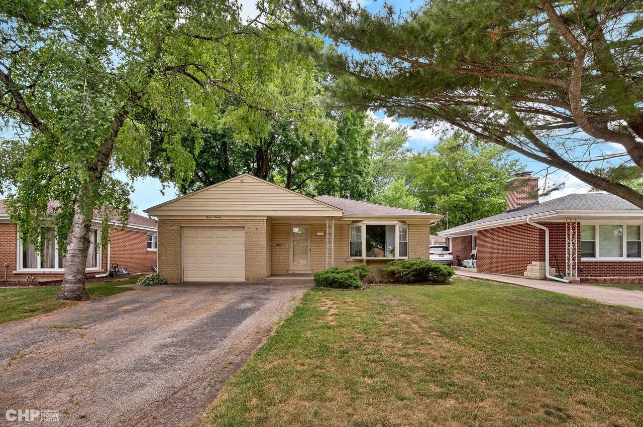 316 S Mount Prospect Rd., Mount Prospect, IL 60056