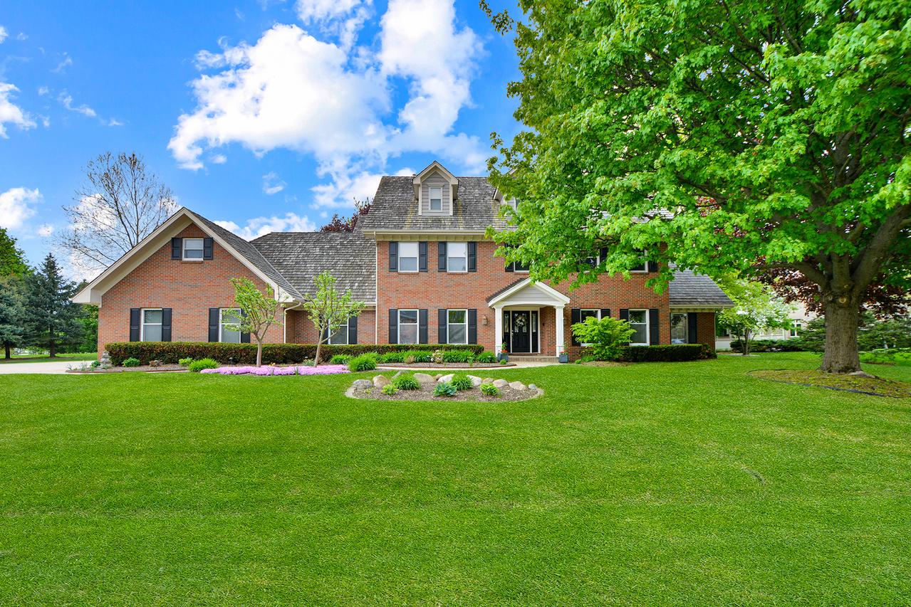 199 Peregrine Ln., Hawthorn Woods, IL 60047