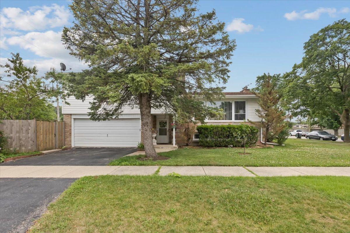 8953 Neenah Ave., Morton Grove, IL 60053