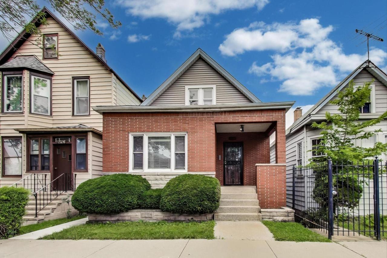 10548 S Avenue J, Chicago, IL 60617