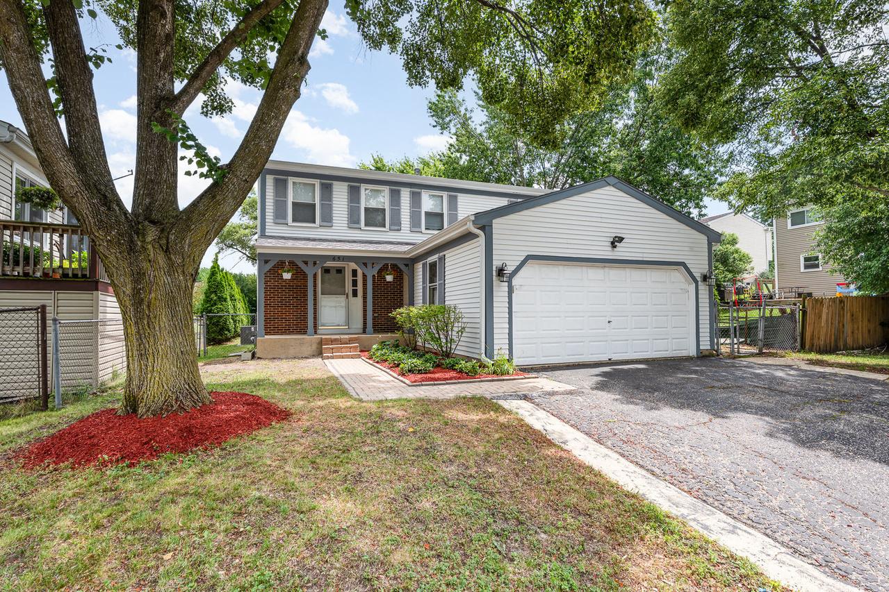 651 Iroquois Tr., Carol Stream, IL 60188