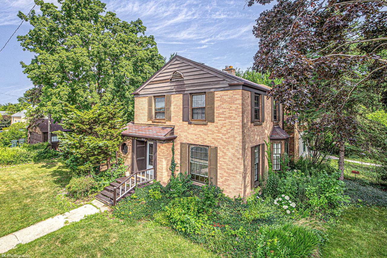 3810 W North Shore Ave., Lincolnwood, IL 60712