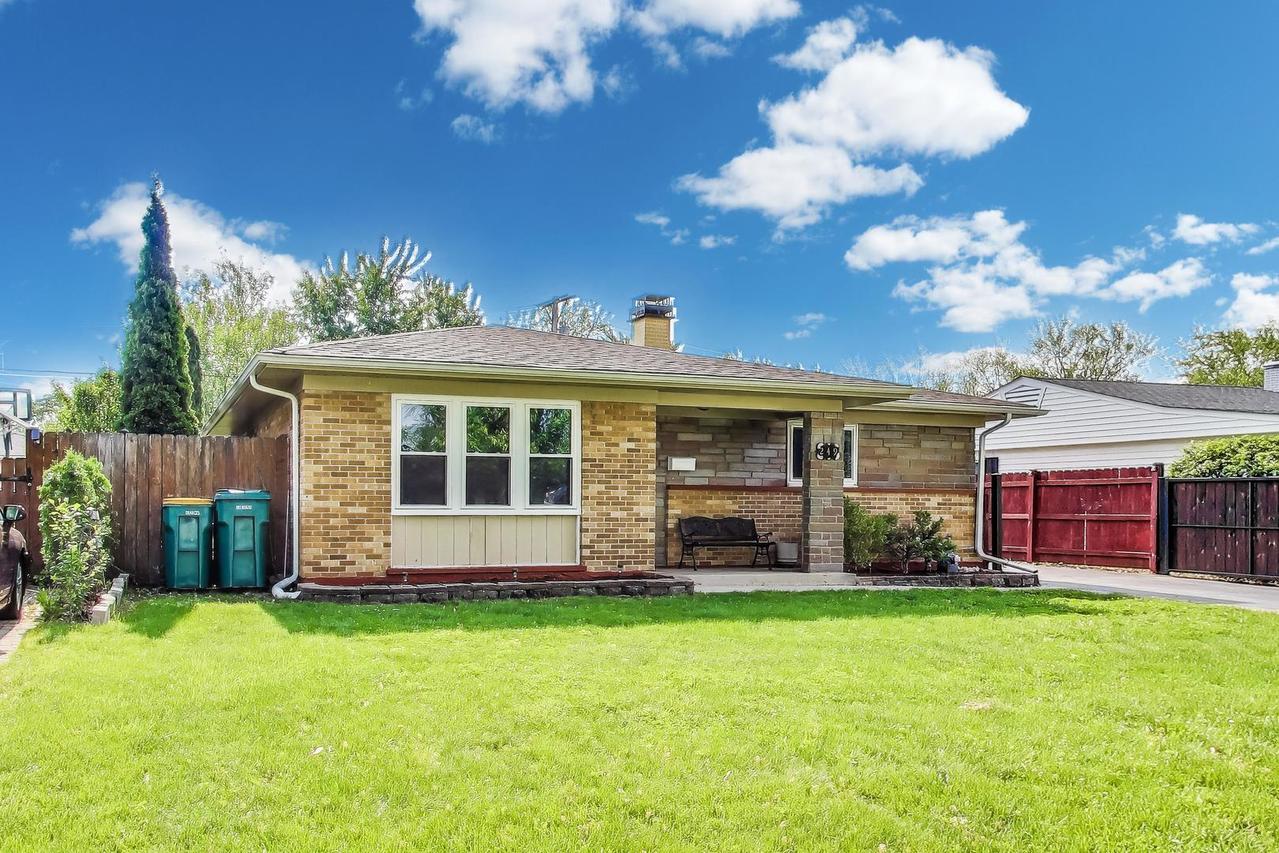 249 George Rd., Wheeling, IL 60090