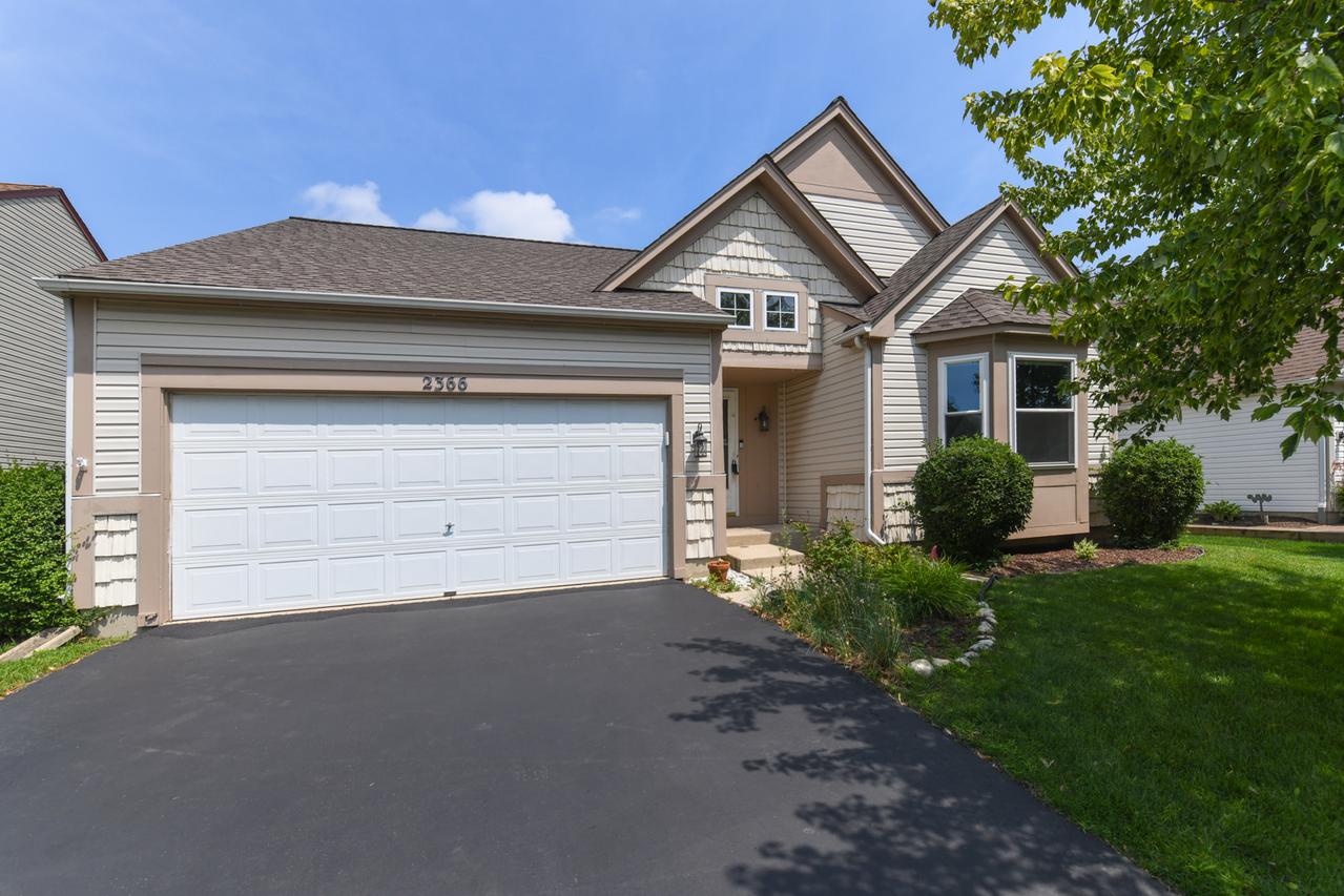 2366 Nantucket Ln., Elgin, IL 60123