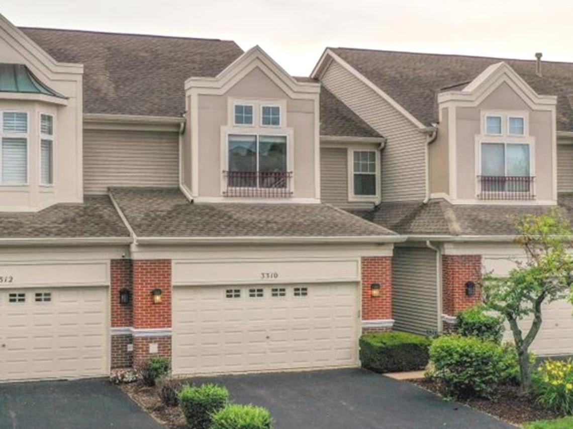 3310 Rosecroft Ln., Naperville, IL 60564