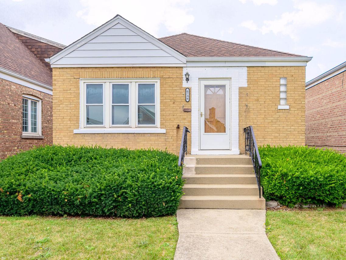 6736 S Kolin Ave., Chicago, IL 60629
