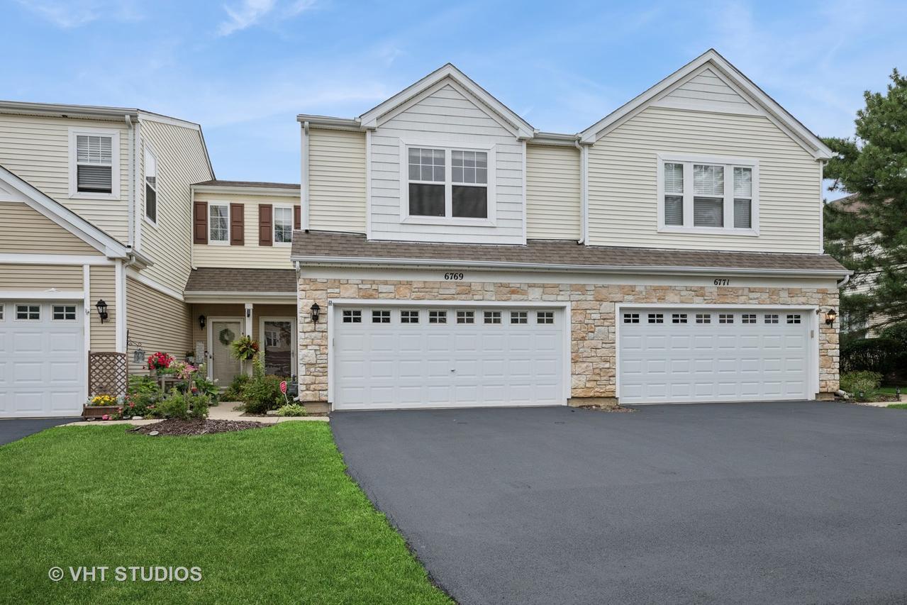6769 Slate Dr., Carpentersville, IL 60110