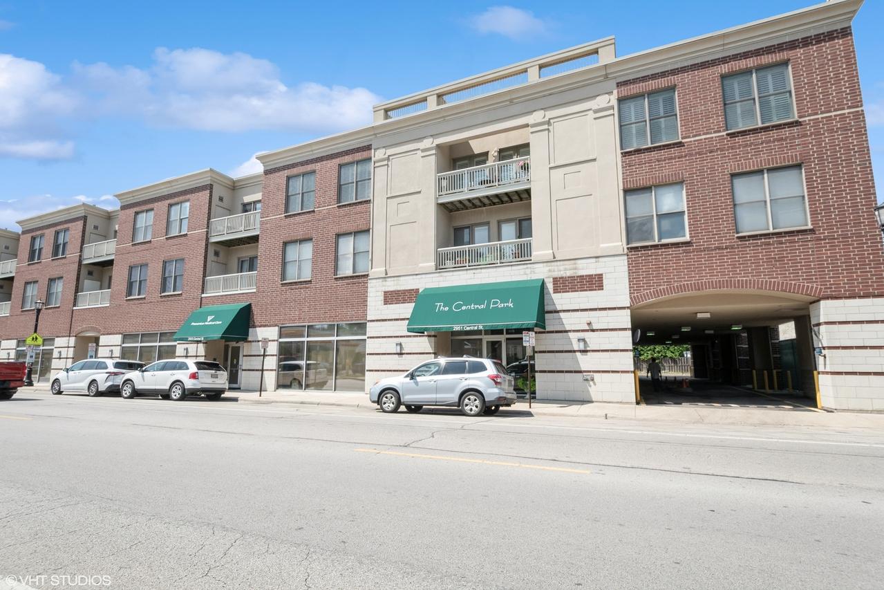 2951 Central St. #306, Evanston, IL 60201