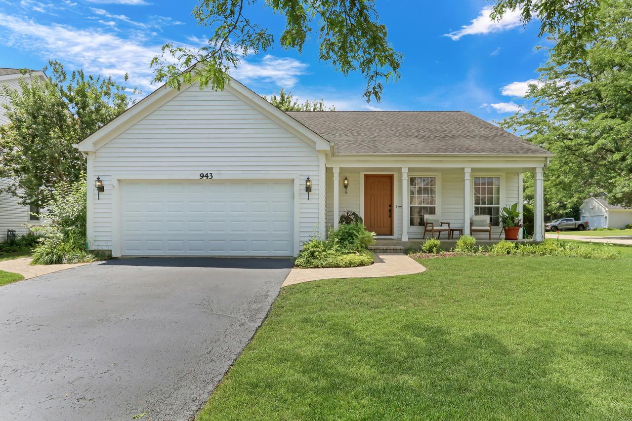 943 Braymore Dr., Grayslake, IL 60030