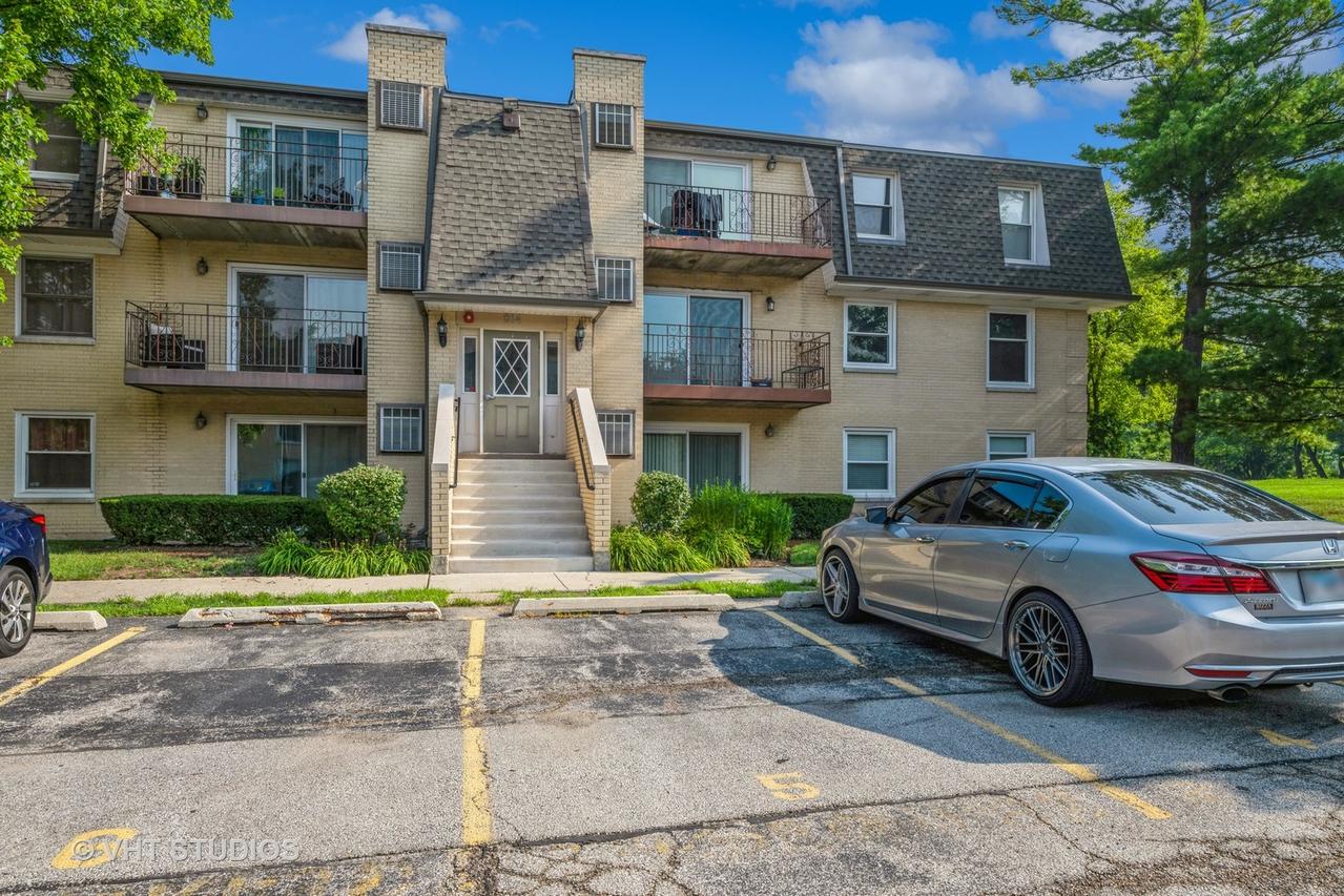 814 N River Rd. #2C, Mount Prospect, IL 60056