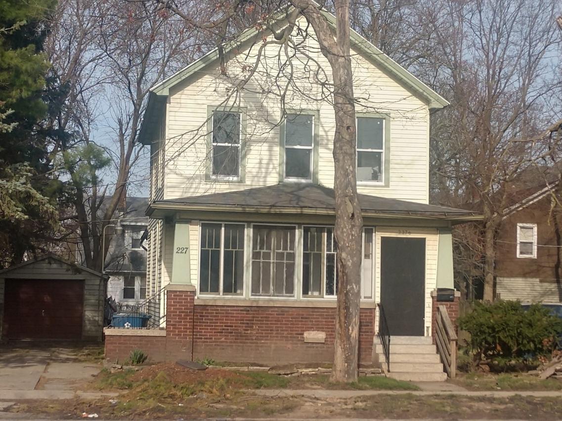 227 S Washington Ave., Kankakee, IL 60901