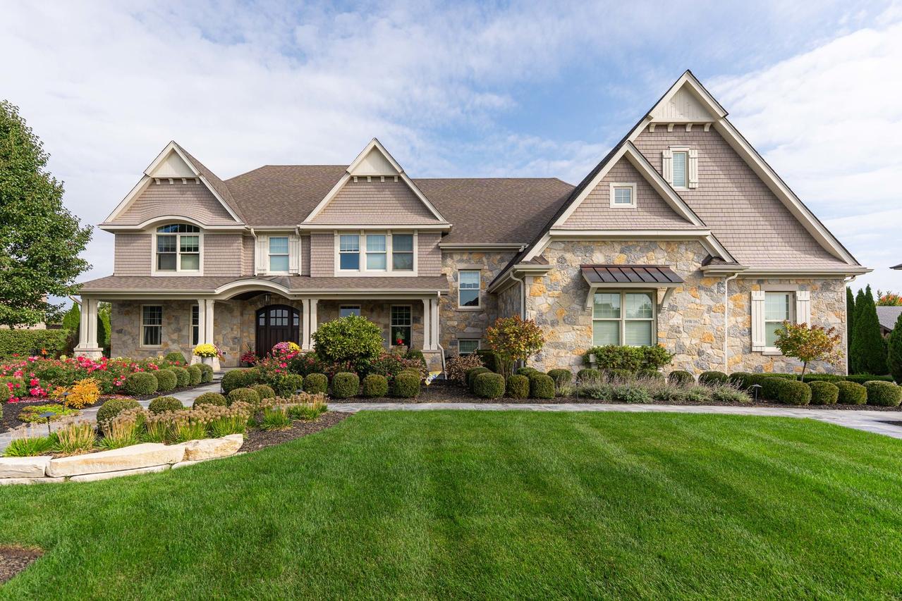 39W162 Long Meadow Ln., St. Charles, IL 60175