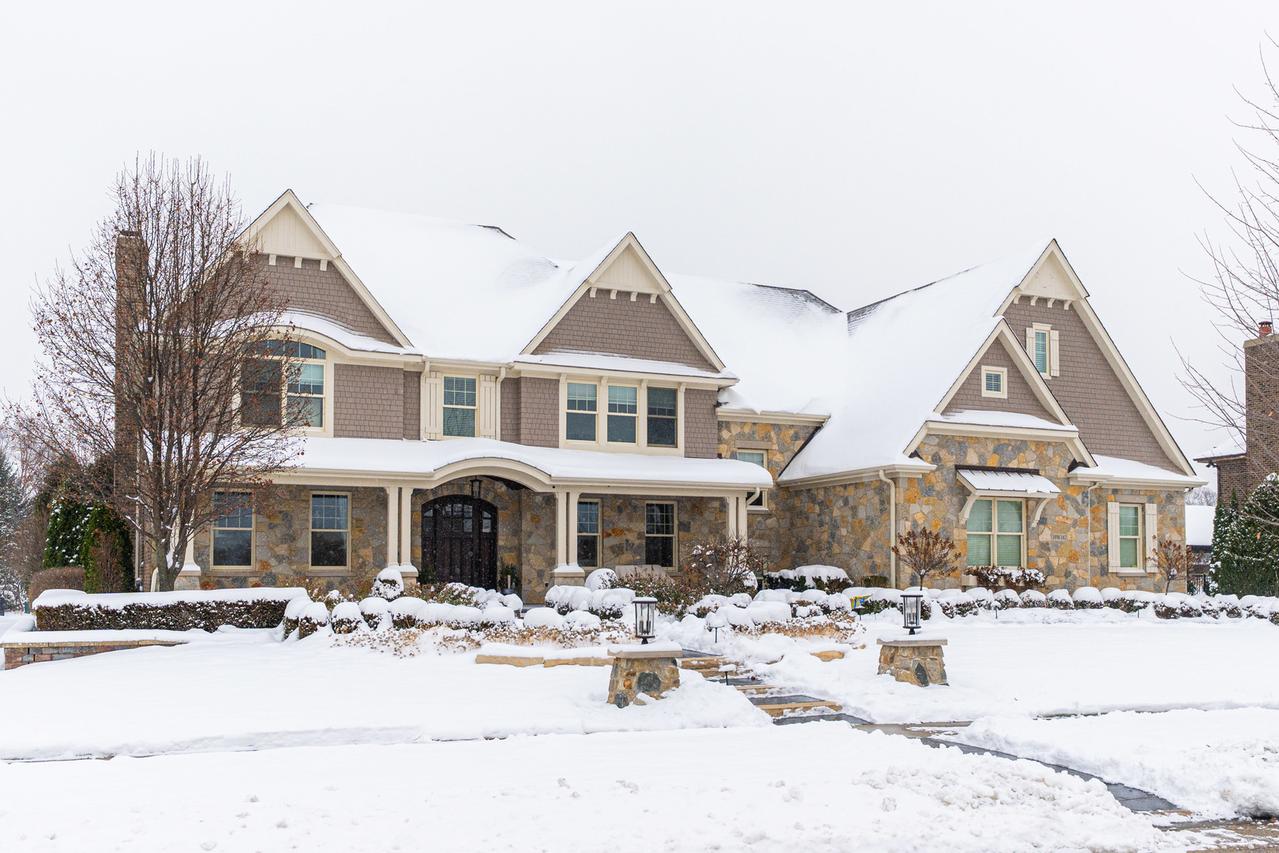 39W162 Long Meadow Ln., St. Charles, IL 60175