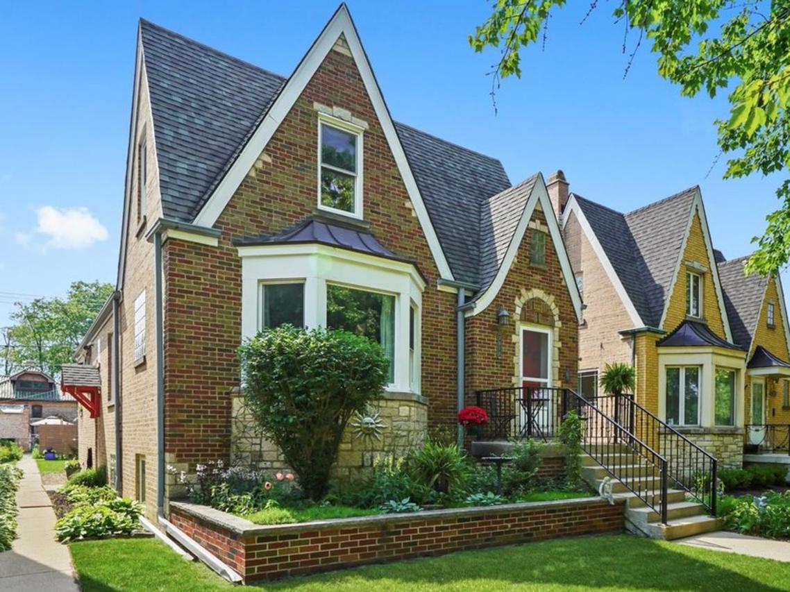 3010 Wisconsin Ave., Berwyn, IL 60402